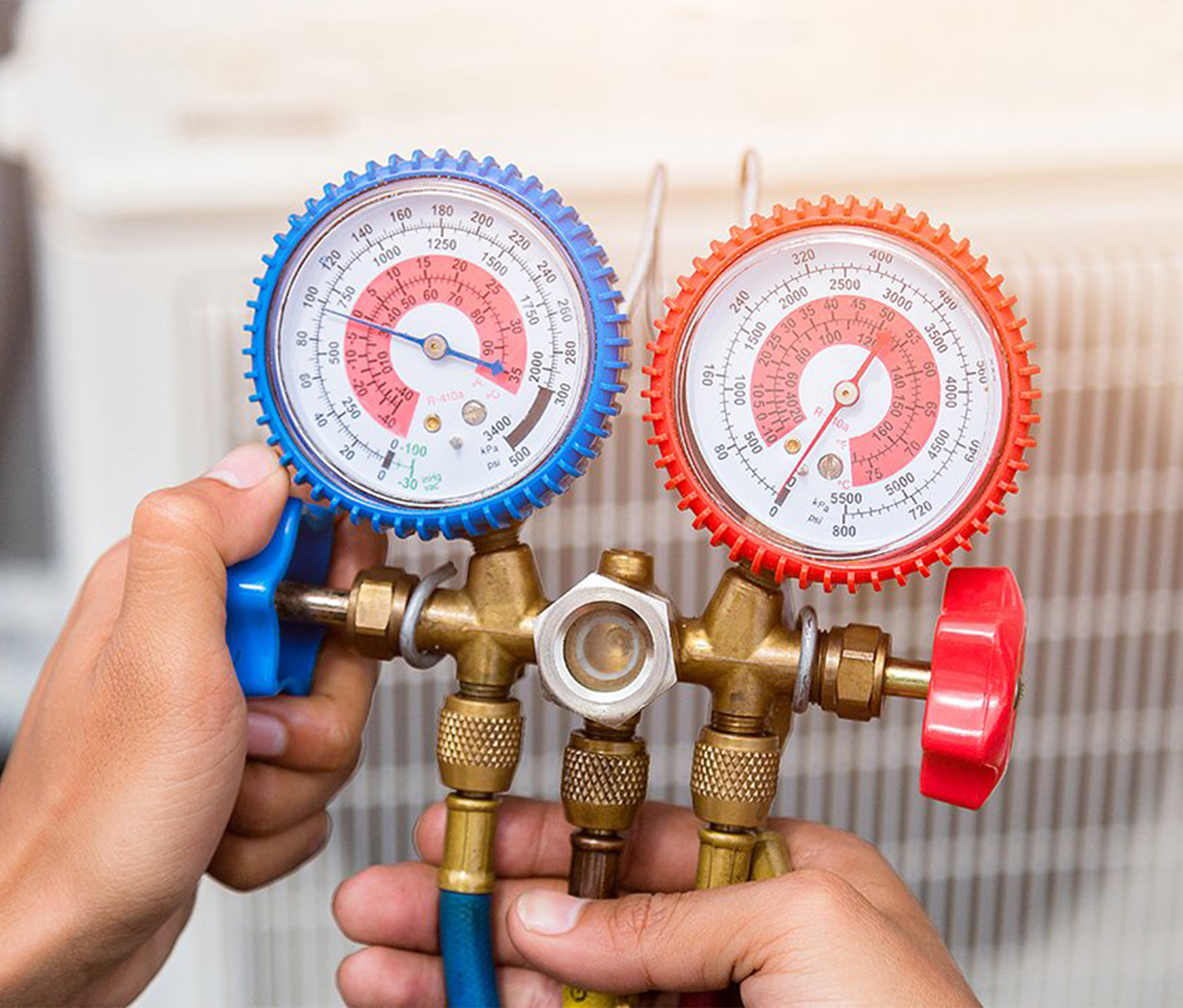 leunit_ac_gas_charging_service_1.jpg