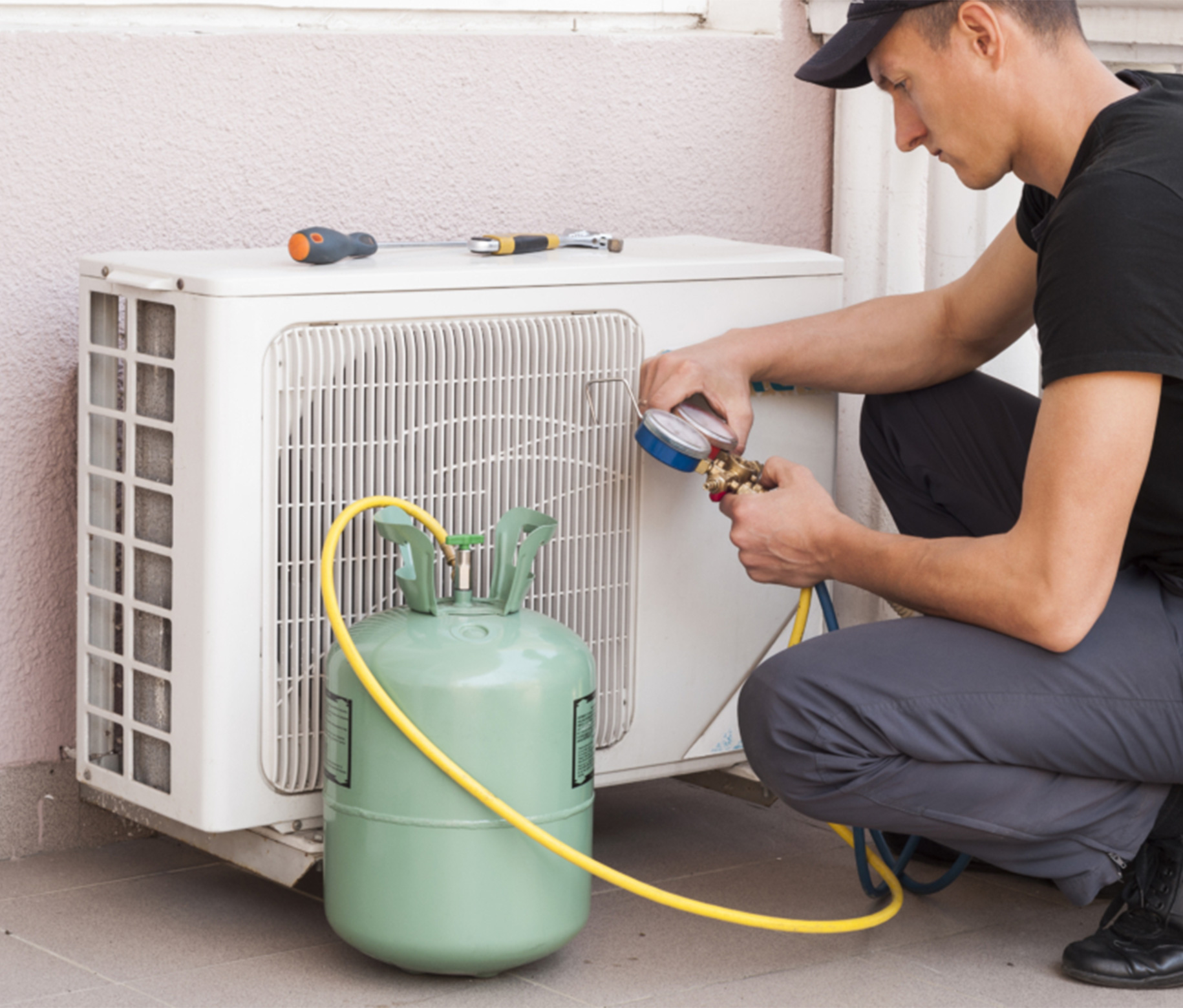 leunit_ac_gas_charging_service_2.jpg